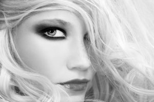 las-senales-de-interes-que-una-mujer-nos-puede-dar-con-la-mirada